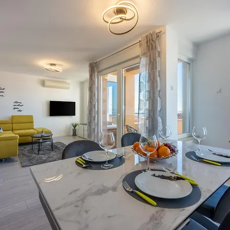 Apartment Klara *