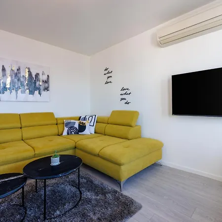 Klara * Цриквеница