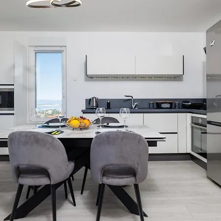 Klara * Цриквеница